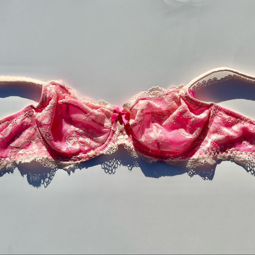 Victoria’s Secret Body By Victoria unlined Demi bra/size 34D/lacey details